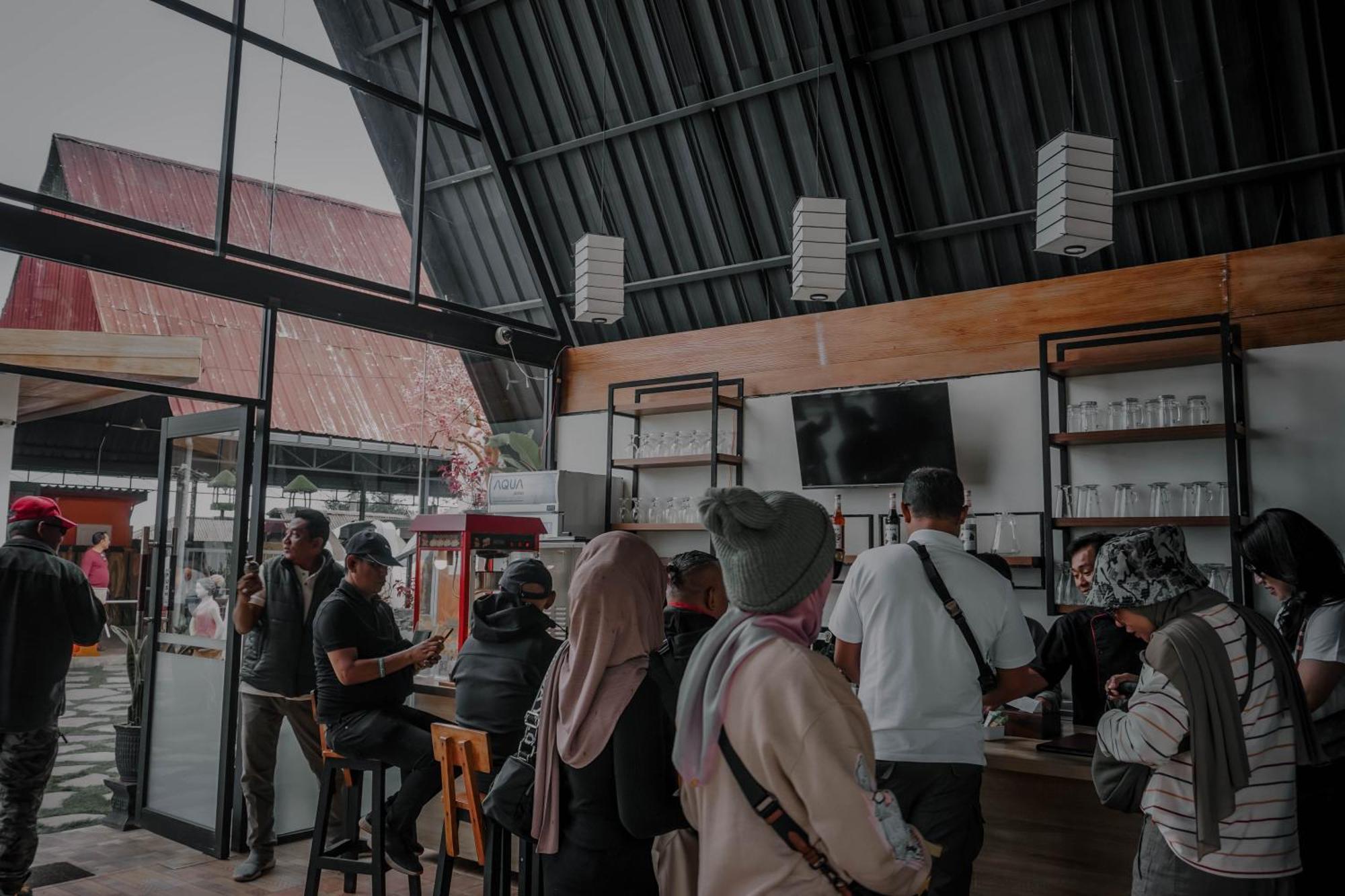 Hotel Nature Bromo And Resort Pasuruan Exterior foto